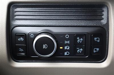 2025 Ford F-450 Super Duty PLATINUM PLUS F-450 LVLED ON 22 " FORGED RIMS AND 37 " TIRES 45 MILES LOADED - Photo 20 - Gresham, OR 97030