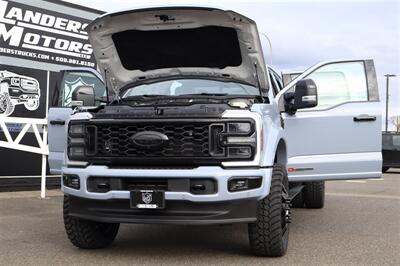 2025 Ford F-450 Super Duty PLATINUM PLUS F-450 LVLED ON 22 " FORGED RIMS AND 37 " TIRES 45 MILES LOADED - Photo 32 - Gresham, OR 97030