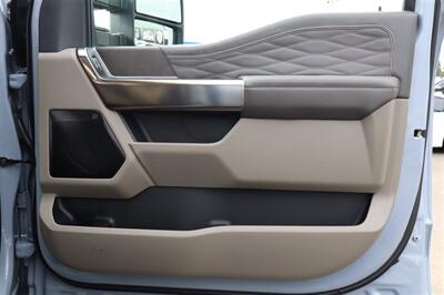 2025 Ford F-450 Super Duty PLATINUM PLUS F-450 LVLED ON 22 " FORGED RIMS AND 37 " TIRES 45 MILES LOADED - Photo 29 - Gresham, OR 97030