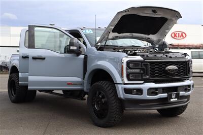 2025 Ford F-450 Super Duty PLATINUM PLUS F-450 LVLED ON 22 " FORGED RIMS AND 37 " TIRES 45 MILES LOADED - Photo 39 - Gresham, OR 97030