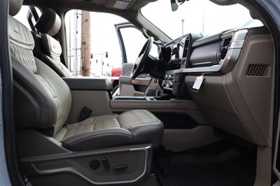 2025 Ford F-450 Super Duty PLATINUM PLUS F-450 LVLED ON 22 " FORGED RIMS AND 37 " TIRES 45 MILES LOADED - Photo 30 - Gresham, OR 97030