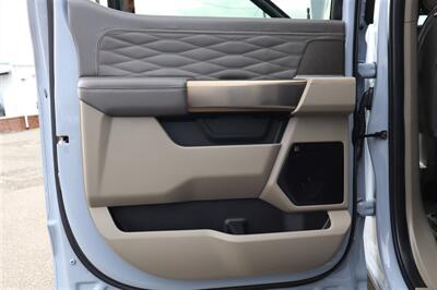 2025 Ford F-450 Super Duty PLATINUM PLUS F-450 LVLED ON 22 " FORGED RIMS AND 37 " TIRES 45 MILES LOADED - Photo 23 - Gresham, OR 97030