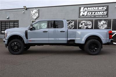 2025 Ford F-450 Super Duty PLATINUM PLUS F-450 LVLED ON 22 " FORGED RIMS AND 37 " TIRES 45 MILES LOADED - Photo 2 - Gresham, OR 97030