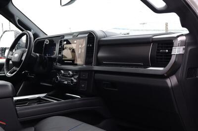 2026 Ford F-450 Super Duty PLATINUM  F-450 HI OUTPUT LVLED ON 22 " RIMS 37 " TIRES LOADED - Photo 29 - Gresham, OR 97030