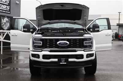 2026 Ford F-450 Super Duty PLATINUM  F-450 HI OUTPUT LVLED ON 22 " RIMS 37 " TIRES LOADED - Photo 38 - Gresham, OR 97030