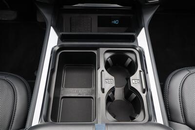 2026 Ford F-450 Super Duty PLATINUM  F-450 HI OUTPUT LVLED ON 22 " RIMS 37 " TIRES LOADED - Photo 21 - Gresham, OR 97030