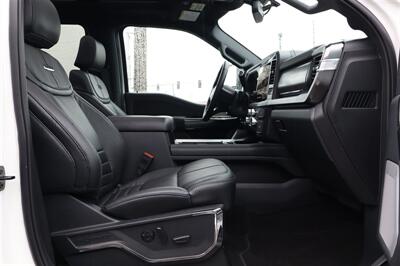 2026 Ford F-450 Super Duty PLATINUM  F-450 HI OUTPUT LVLED ON 22 " RIMS 37 " TIRES LOADED - Photo 28 - Gresham, OR 97030