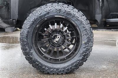 2025 GMC Sierra 3500 AT4 LIFTED DIESEL TRUCK 4X4 LOADED - Photo 11 - Gresham, OR 97030