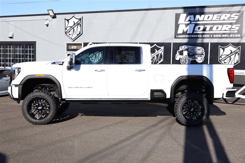 2024 GMC Sierra 3500 Denali  LIFTED DIESEL TRUCK 4X4 LOADED
