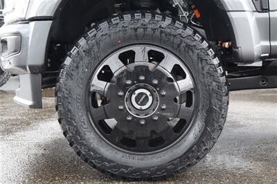 2026 Ford F-450 Super Duty PLATINUM  LVLED F-450 HI OUTPUT  22 " FORGED RIMS  37 " TIRES LOADED - Photo 9 - Gresham, OR 97030