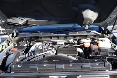 2024 GMC Sierra 3500 AT4  LIFTED DIESEL TRUCK 4X4 LOADED - Photo 9 - Gresham, OR 97030