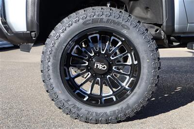 2024 GMC Sierra 3500 AT4  LIFTED DIESEL TRUCK 4X4 LOADED - Photo 10 - Gresham, OR 97030