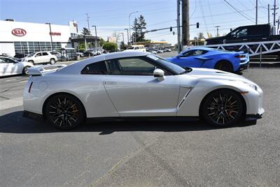 2020 Nissan GT-R Premium  AWD 50TH ANNIVESARY MODED LOADED - Photo 8 - Gresham, OR 97030
