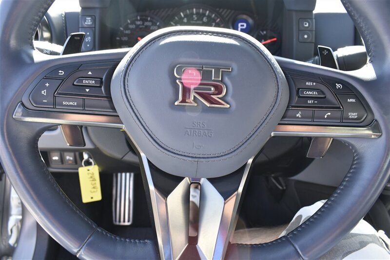 2020 Nissan GT-R Premium photo