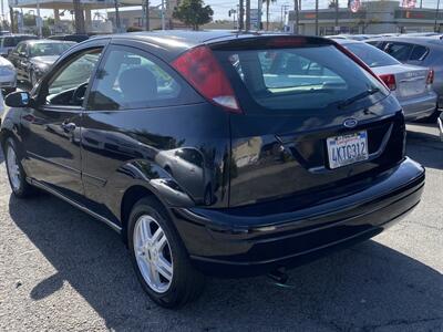 2000 Ford Focus ZX3   - Photo 5 - Oceanside, CA 92054