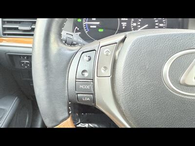 2015 Lexus ES300h   - Photo 17 - Dedham, MA 02026