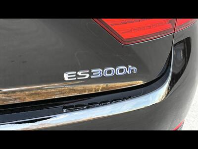 2015 Lexus ES300h   - Photo 11 - Dedham, MA 02026