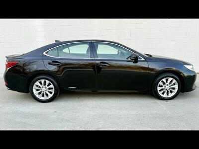 2015 Lexus ES300h   - Photo 4 - Dedham, MA 02026