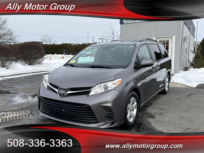 2018 Toyota Sienna LE 8-Passenger  