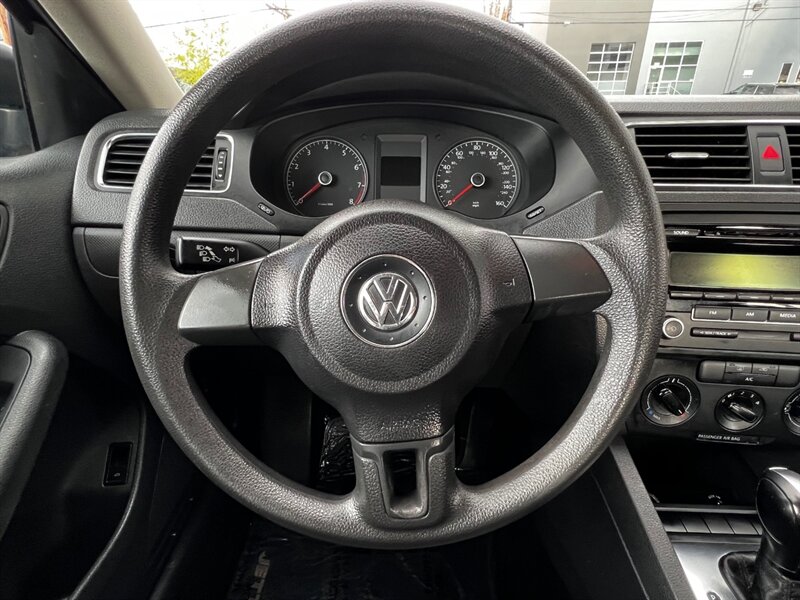 2013 Volkswagen Jetta photo