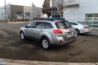 2011 Subaru Outback 2.5i Premium   - Photo 11 - Portland, OR 97202