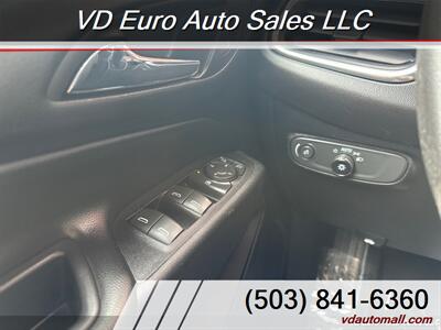 2018 Chevrolet Equinox LT  AWD - Photo 15 - Portland, OR 97218