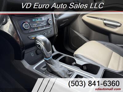 2019 Ford Escape SEL  4X4 - Photo 15 - Portland, OR 97218