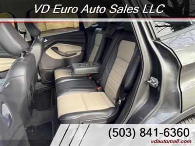 2019 Ford Escape SEL  4X4 - Photo 16 - Portland, OR 97218