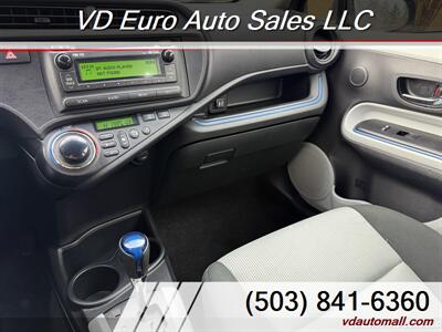 2013 Toyota Prius c One - Photo 14 - Portland, OR 97218