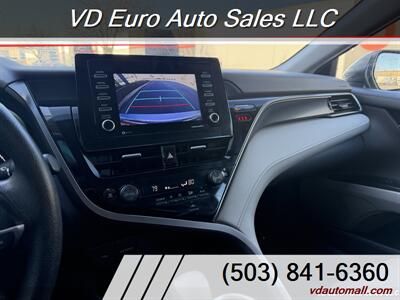 2023 Toyota Camry LE   - Photo 13 - Portland, OR 97218