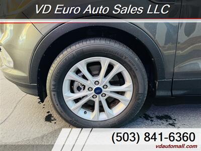 2017 Ford Escape SE  AWD - Photo 8 - Portland, OR 97218