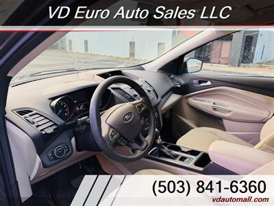 2017 Ford Escape SE  AWD - Photo 14 - Portland, OR 97218