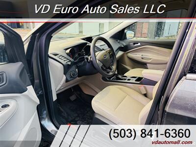 2017 Ford Escape SE  AWD - Photo 16 - Portland, OR 97218