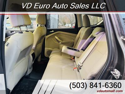 2017 Ford Escape SE  AWD - Photo 17 - Portland, OR 97218