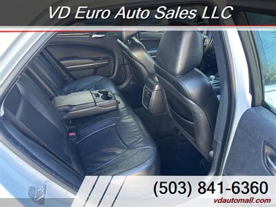 2015 Chrysler 300 Series Limited  -CLEAN TITLE! - Photo 12 - Portland, OR 97218