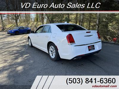 2015 Chrysler 300 Series Limited  -CLEAN TITLE! - Photo 8 - Portland, OR 97218