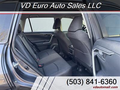 2019 Toyota RAV4 LE  AWD - Photo 16 - Portland, OR 97218