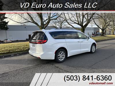 2021 Chrysler Pacifica Touring L  -CLEAN TITLE! - Photo 6 - Portland, OR 97218