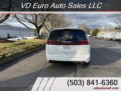 2021 Chrysler Pacifica Touring L  -CLEAN TITLE! - Photo 8 - Portland, OR 97218