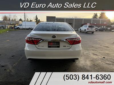 2015 Toyota Camry Hybrid LE   - Photo 7 - Portland, OR 97218