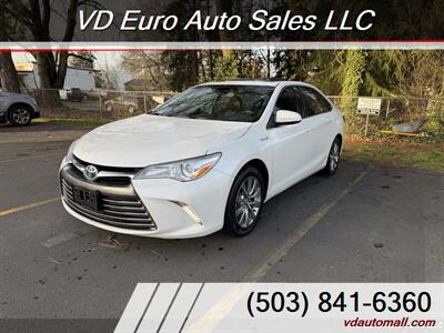 2015 Toyota Camry Hybrid LE   - Photo 2 - Portland, OR 97218