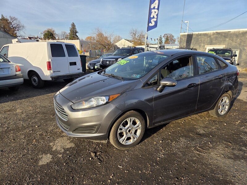 2014 Ford Fiesta SE  