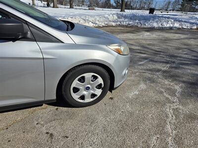 2012 Ford Focus S   - Photo 8 - Philadelphia, PA 19111