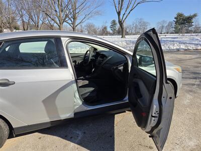 2012 Ford Focus S   - Photo 14 - Philadelphia, PA 19111