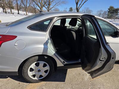 2012 Ford Focus S   - Photo 16 - Philadelphia, PA 19111