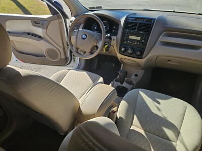 2006 Kia Sportage LX   - Photo 13 - Philadelphia, PA 19111