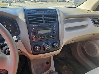 2006 Kia Sportage LX   - Photo 16 - Philadelphia, PA 19111