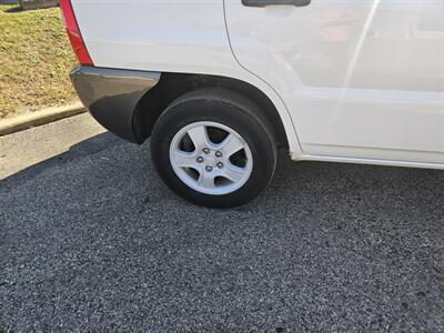 2006 Kia Sportage LX   - Photo 8 - Philadelphia, PA 19111