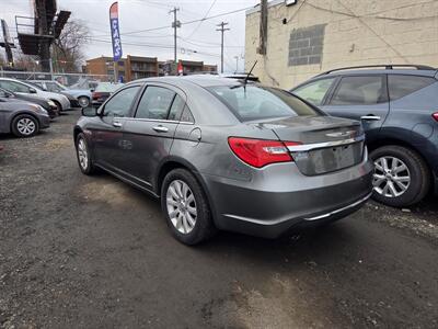 2013 Chrysler 200 Limited   - Photo 5 - Philadelphia, PA 19111
