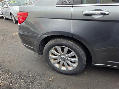 2013 Chrysler 200 Limited   - Photo 9 - Philadelphia, PA 19111